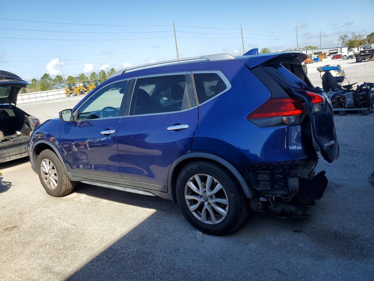 2020 Nissan Rogue Sv - zdjęcie 2