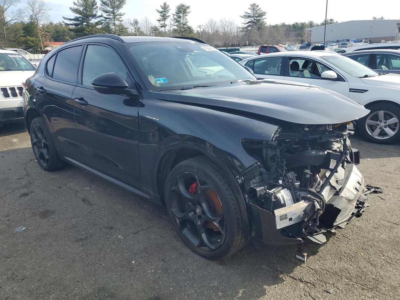 2023 Alfa Romeo Stelvio Ti - zdjęcie 4