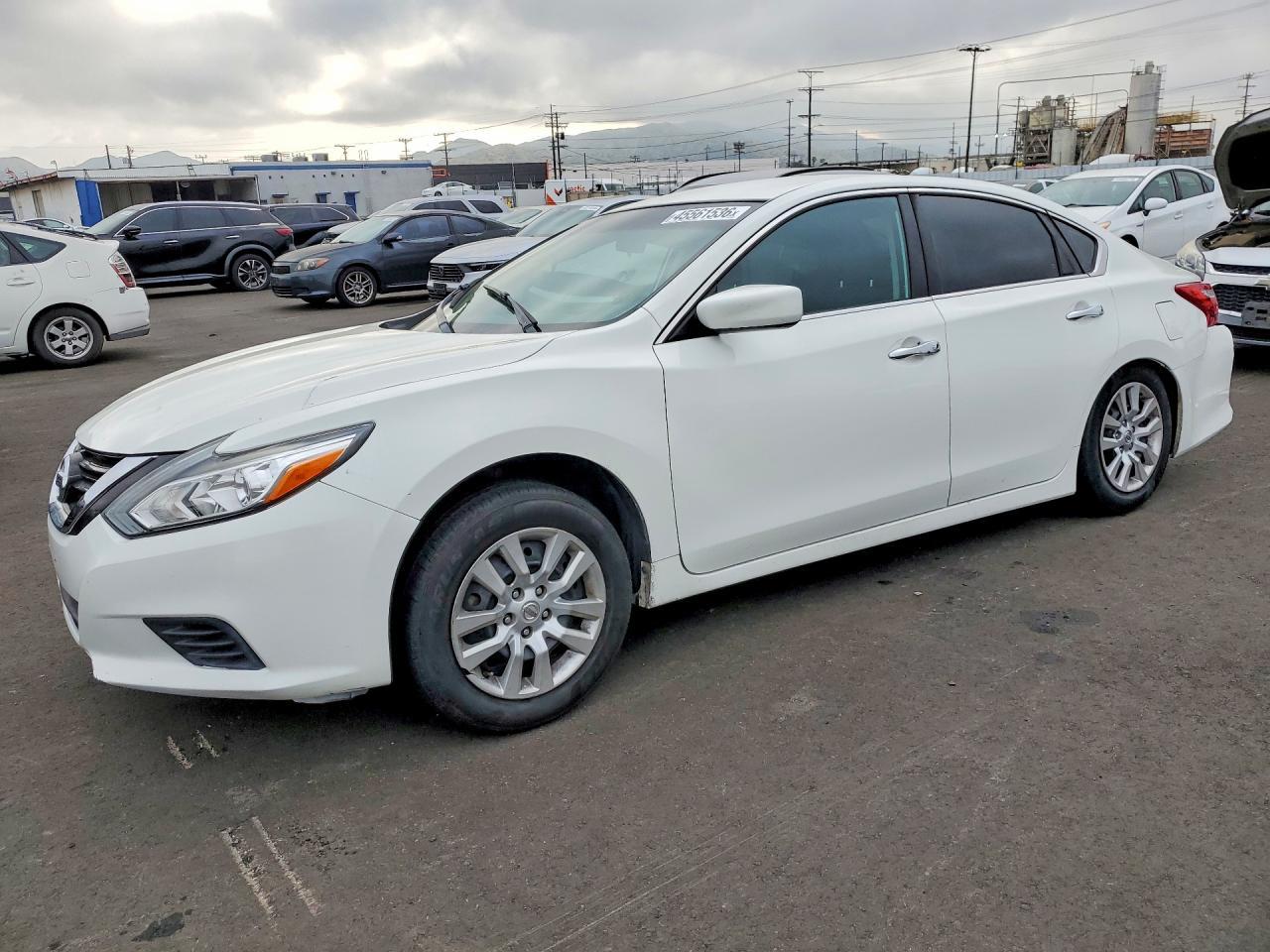2017 Nissan Altima 2.5 S - zdjęcie główne