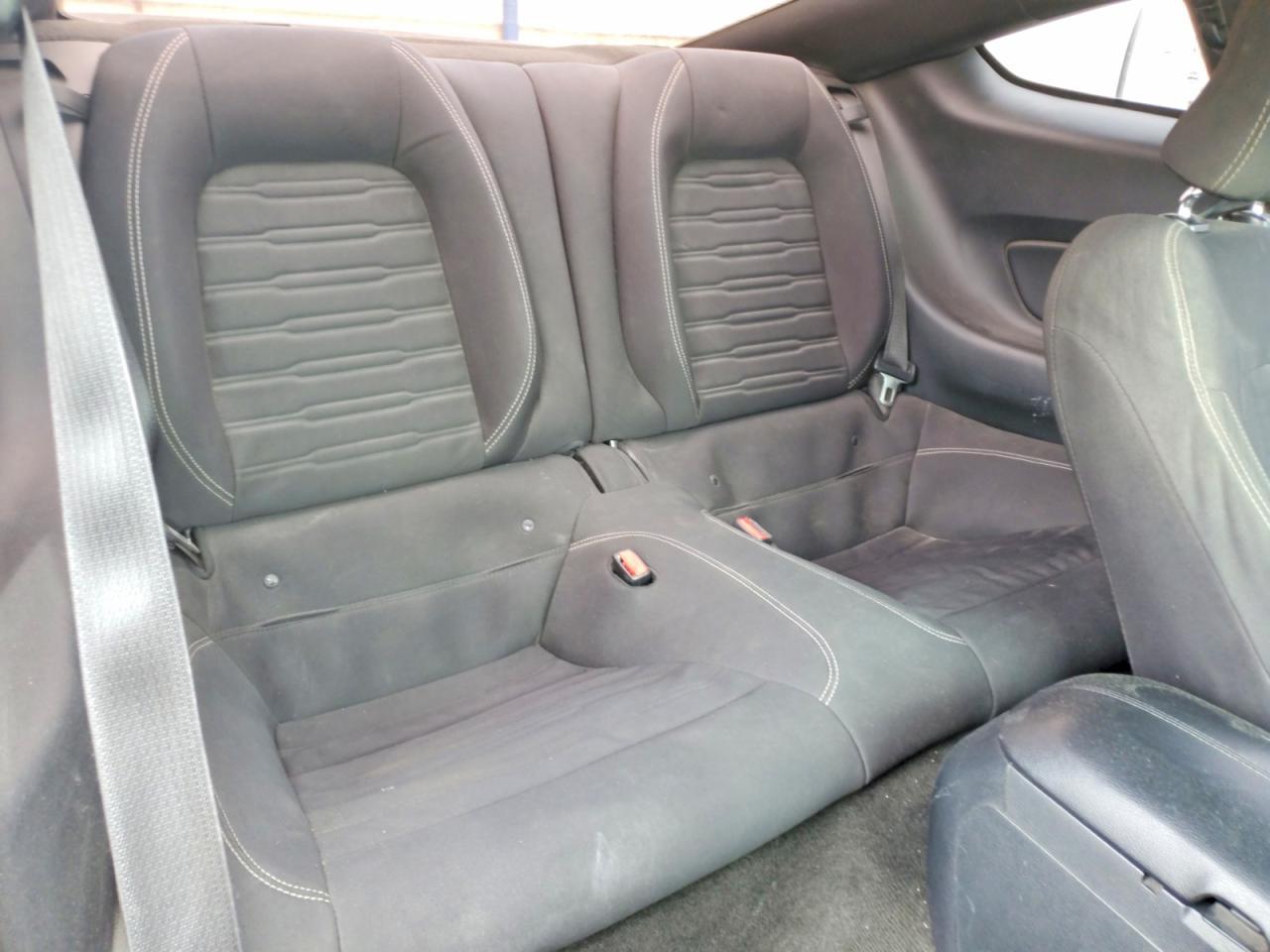 2016 Ford Mustang - zdjęcie 10