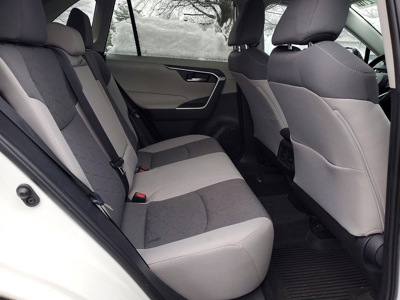 2021 Toyota Rav4 Xle - zdjęcie 11