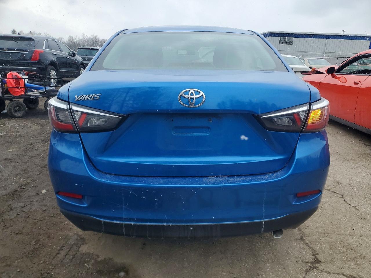2016 Toyota Yaris - zdjęcie 6