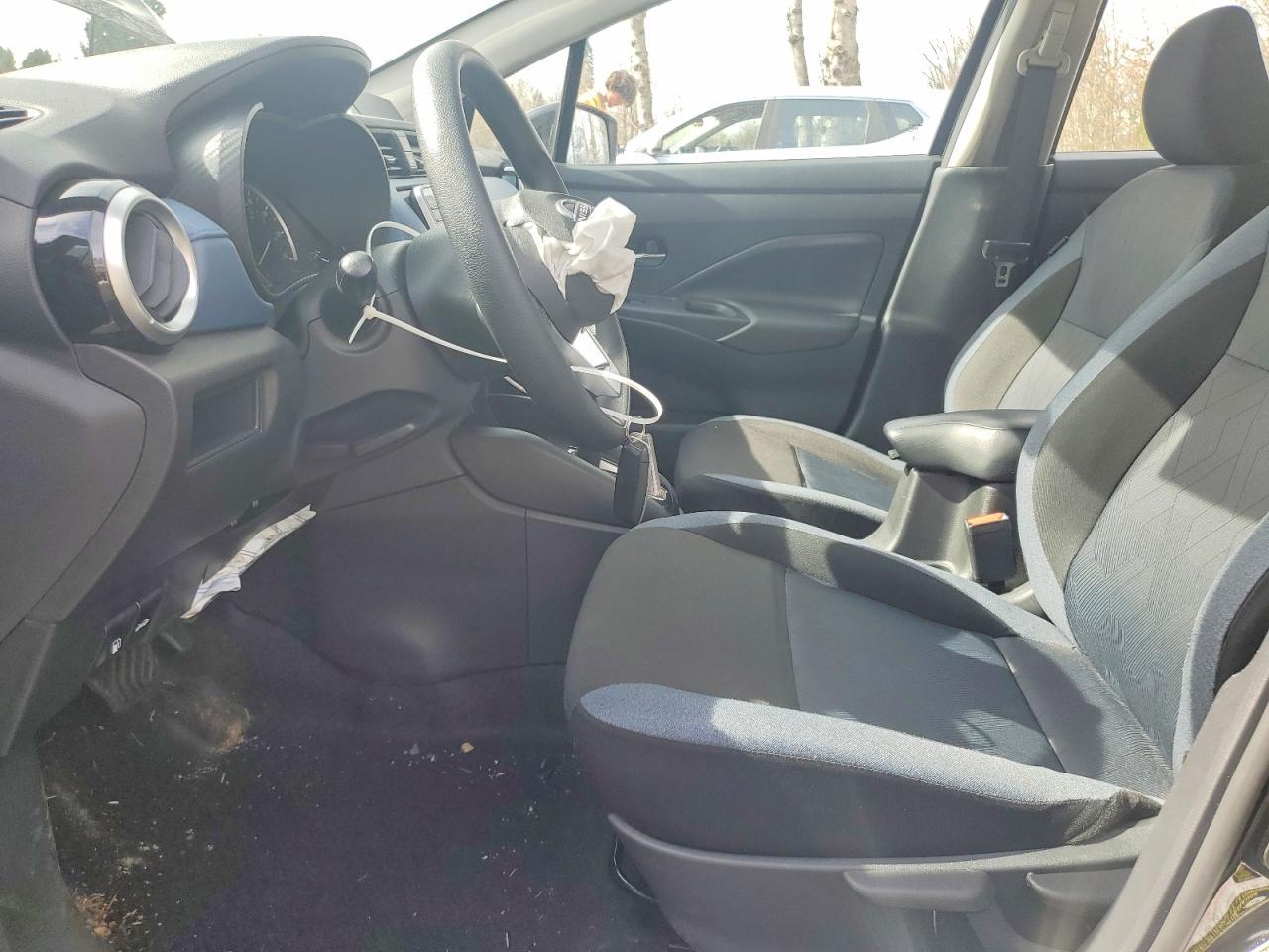 2025 Nissan Versa Sv - zdjęcie 7