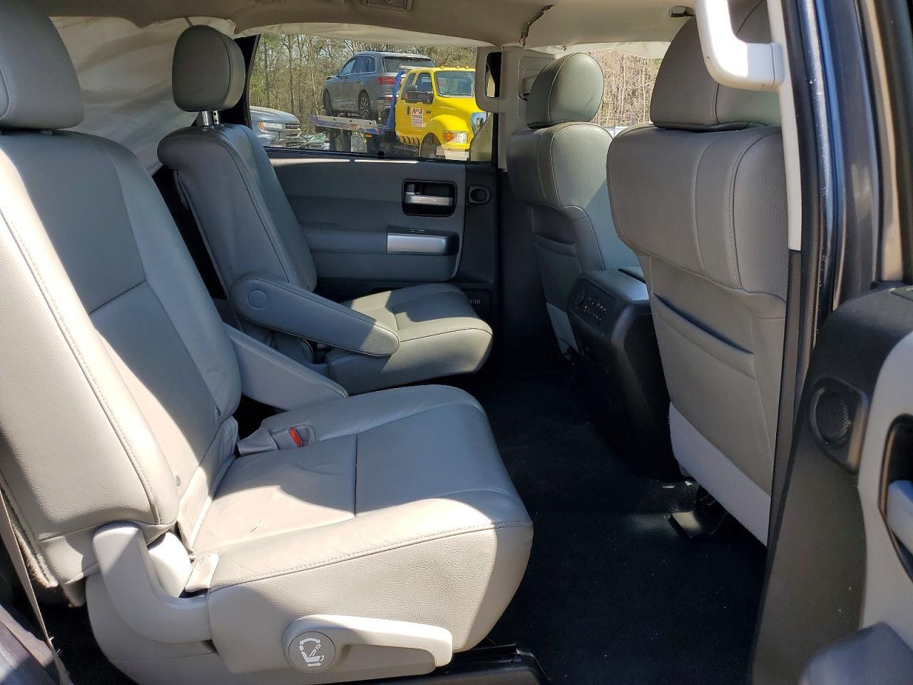 2020 Toyota Sequoia Limited - zdjęcie 11