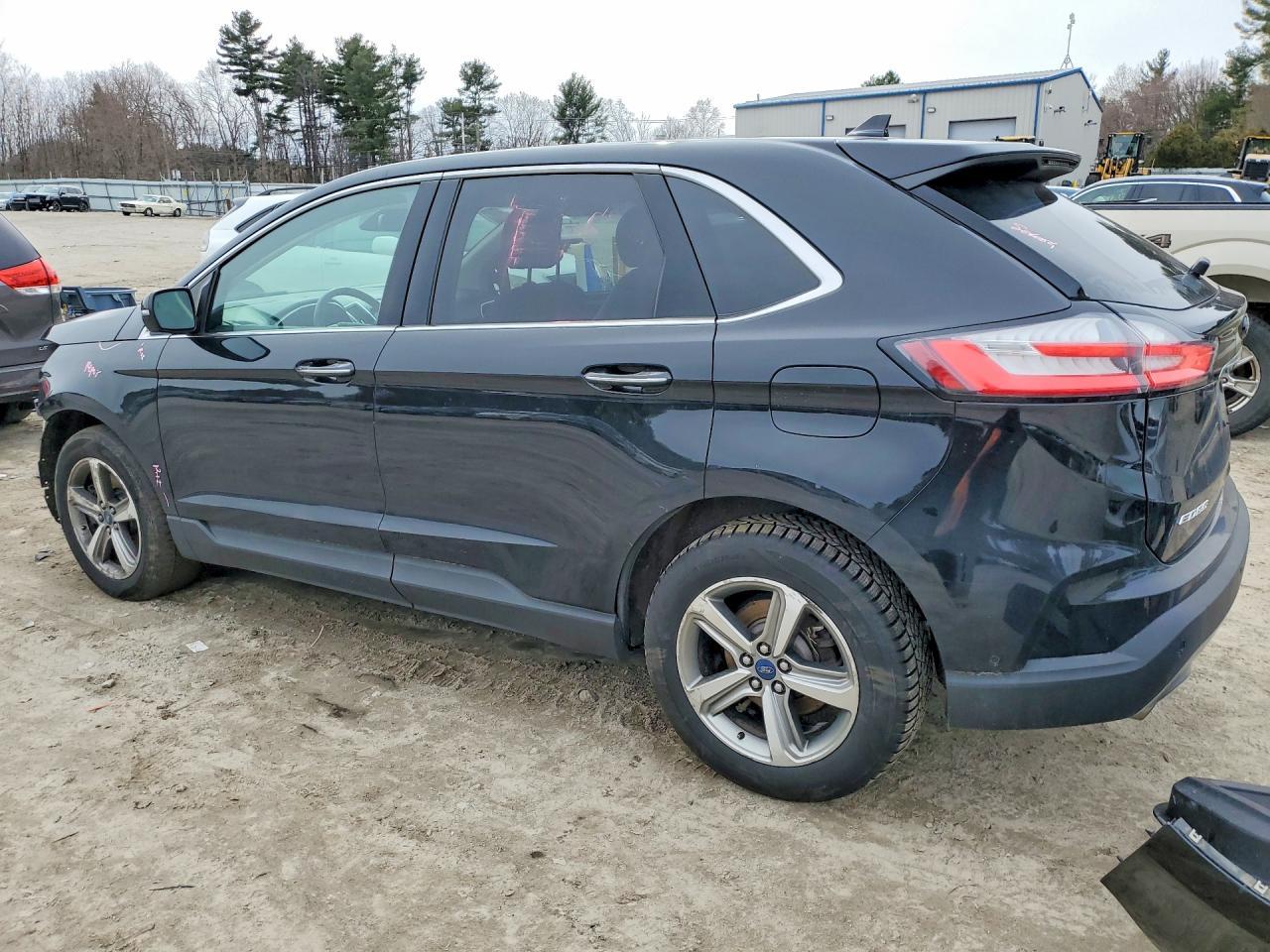 2019 Ford Edge Titanium - zdjęcie 2