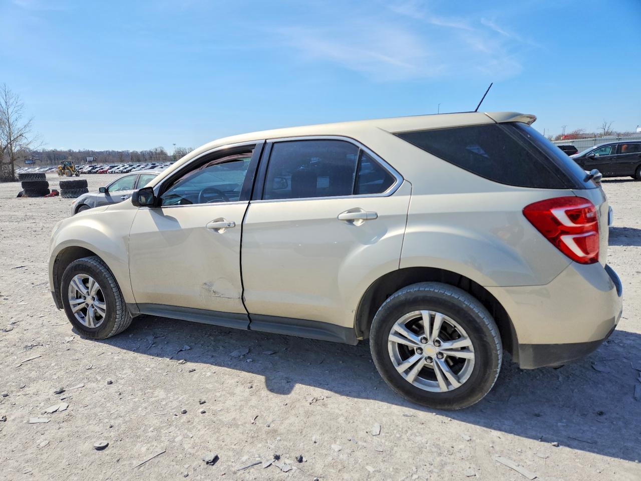 2016 Chevrolet Equinox Ls - zdjęcie 2