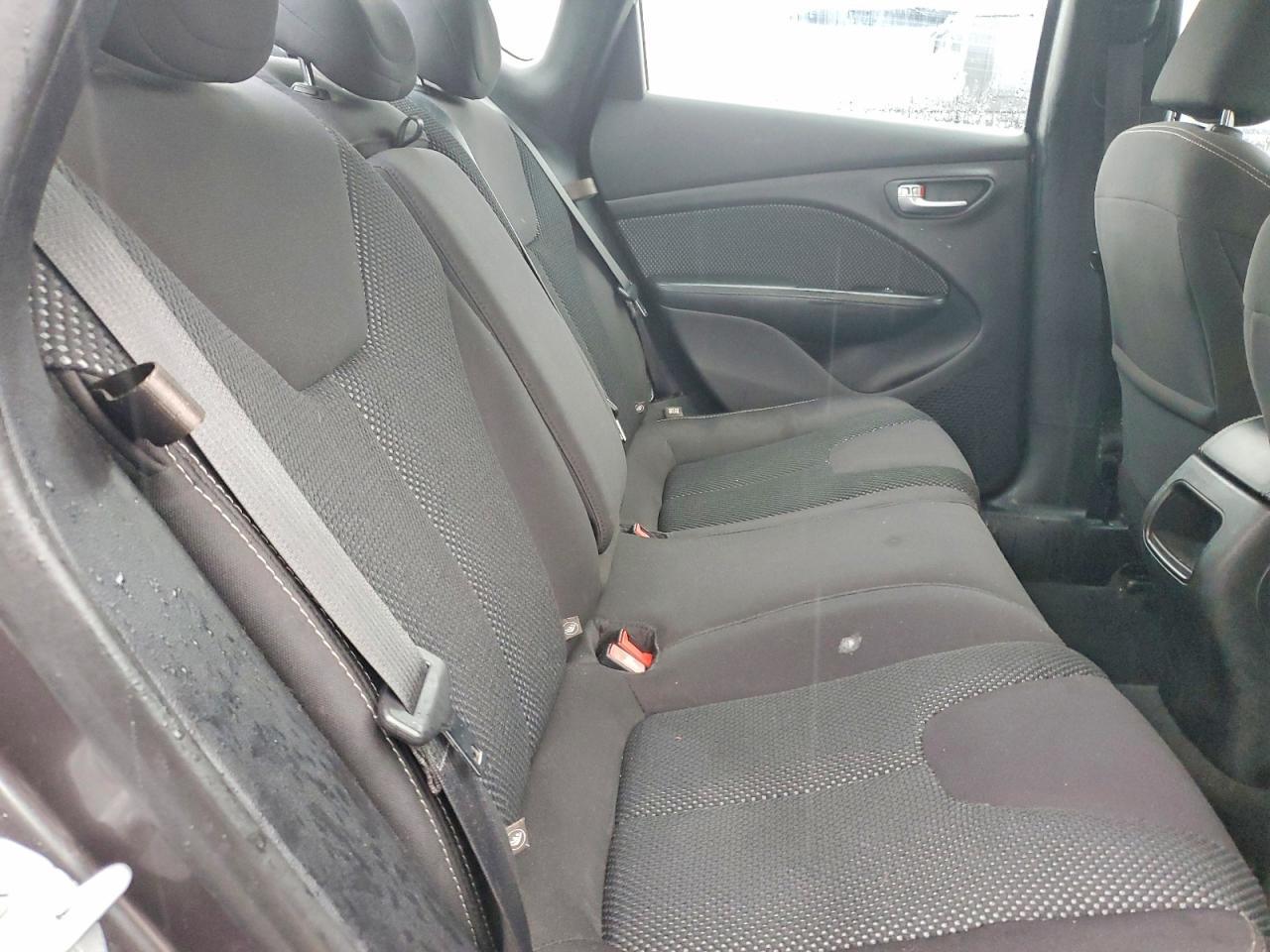 2015 Dodge Dart Sxt - zdjęcie 10