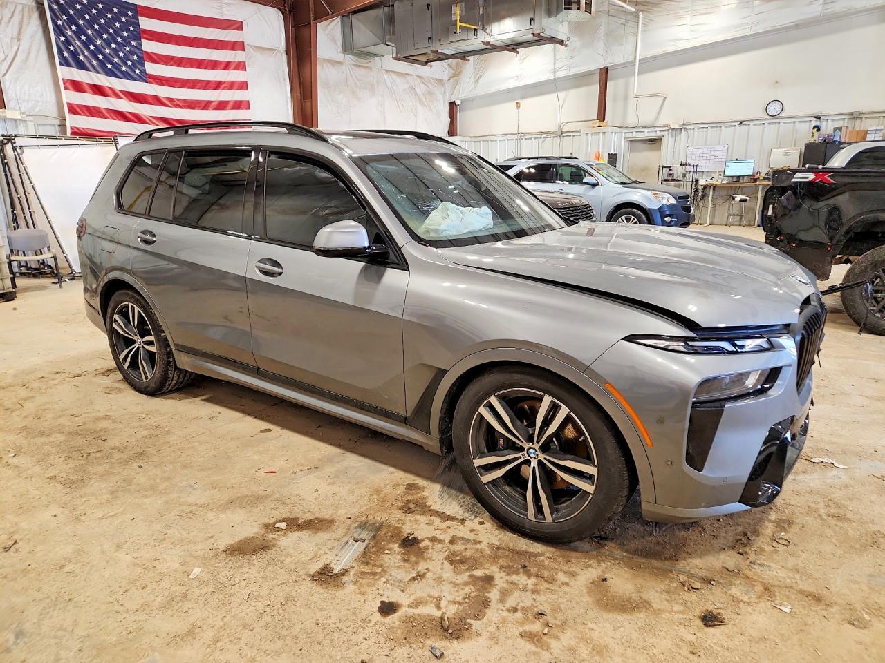 2025 BMW X7 xDrive40I - zdjęcie 4
