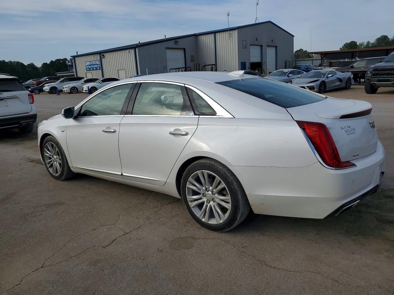 2018 Cadillac Xts Luxury - zdjęcie 2
