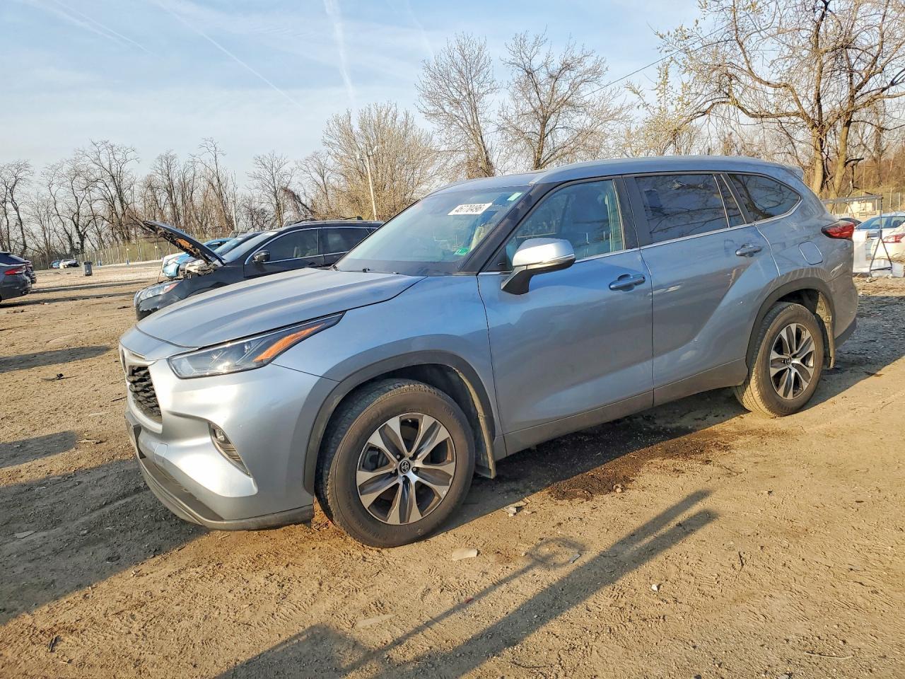 2023 Toyota Highlander Xle - zdjęcie główne