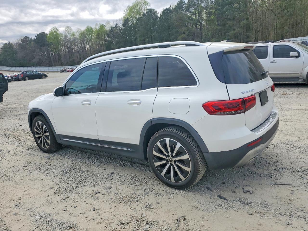 2021 Mercedes-Benz Glb 250 - zdjęcie 2