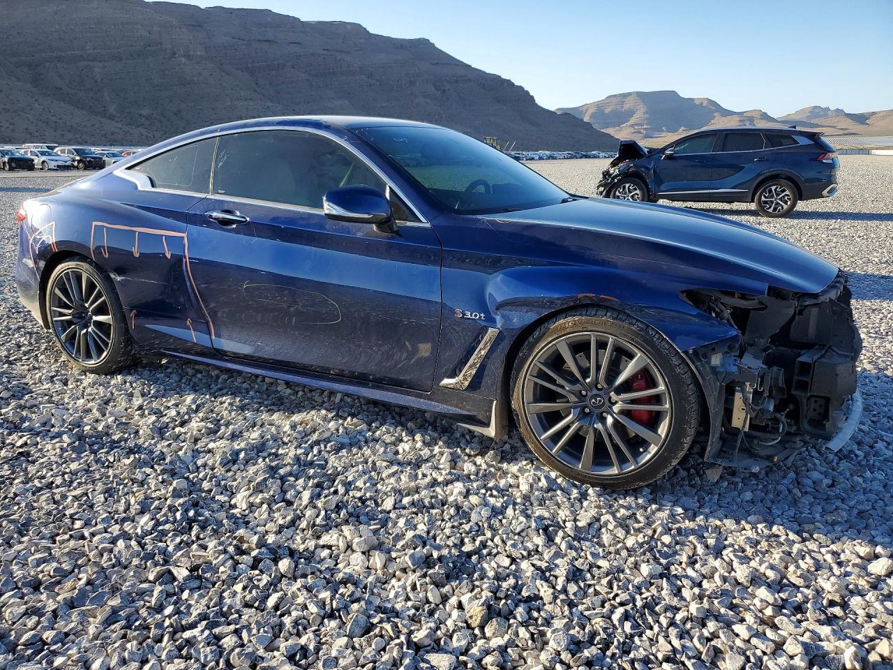 2017 Infiniti Q60 Red Sport 400 - zdjęcie 4