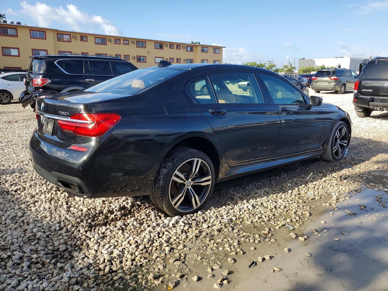 BMW Seria 7 - zdjęcie 3