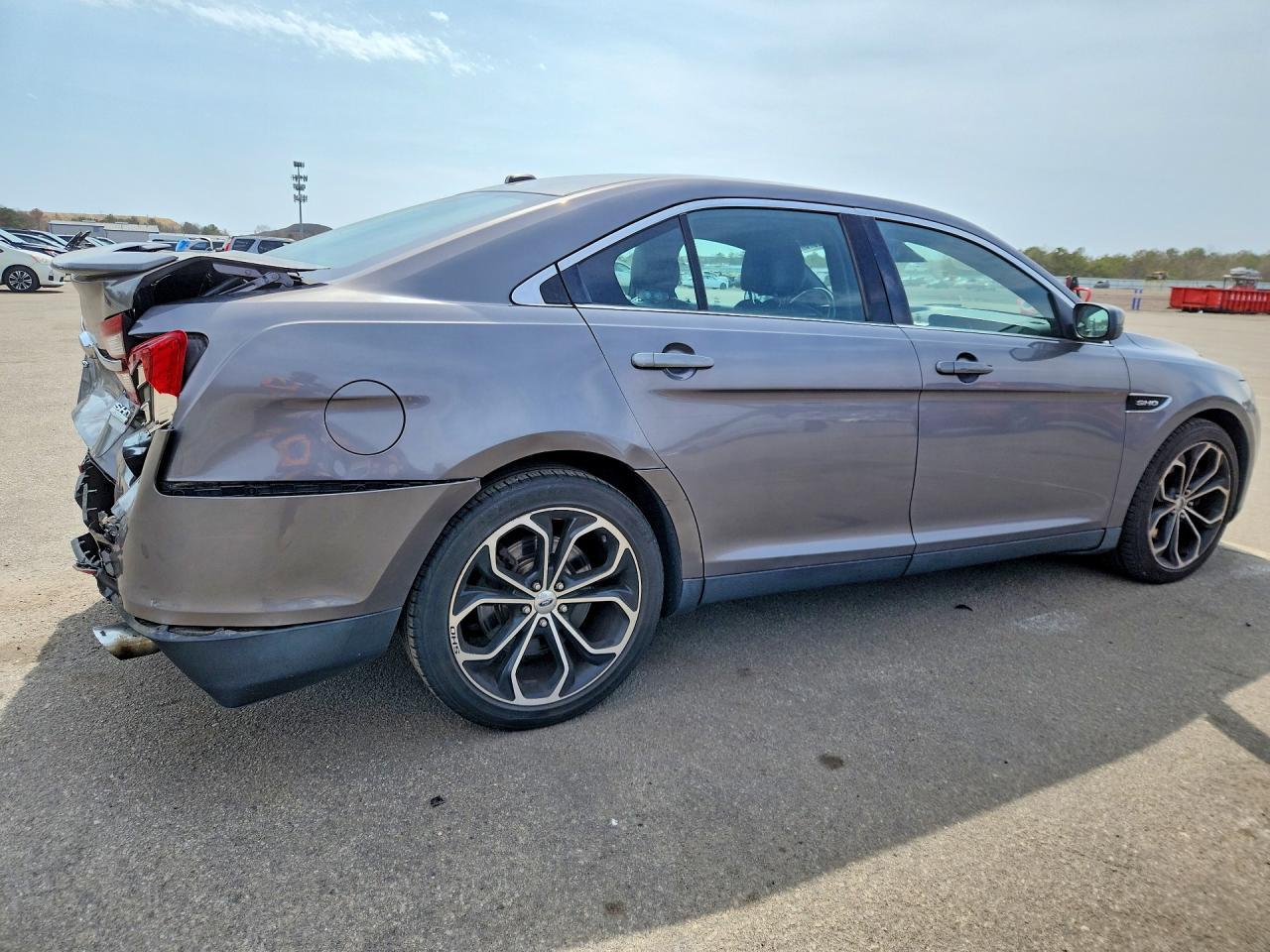 2014 Ford Taurus Sho - zdjęcie 3