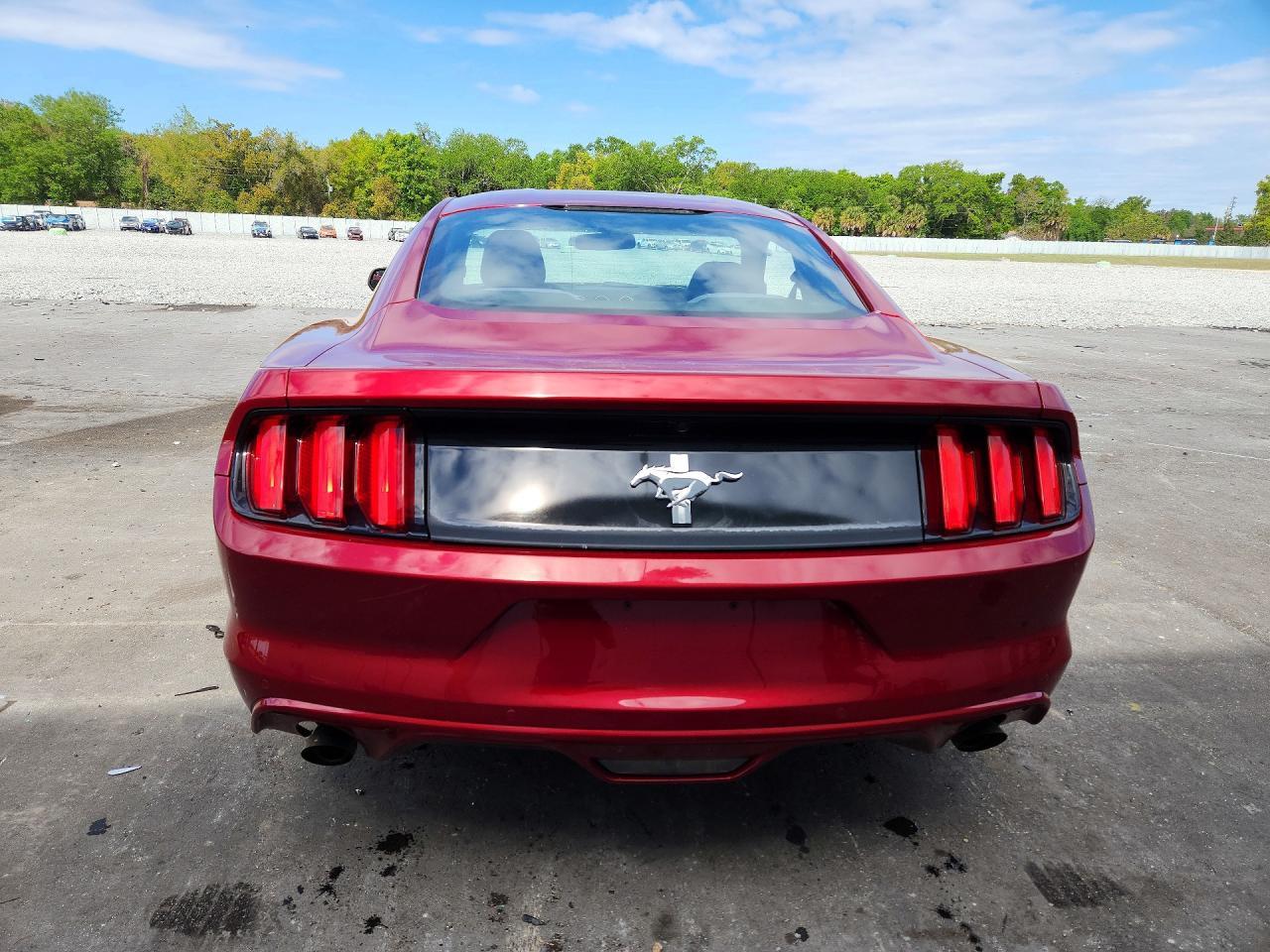 2015 Ford Mustang - zdjęcie 6