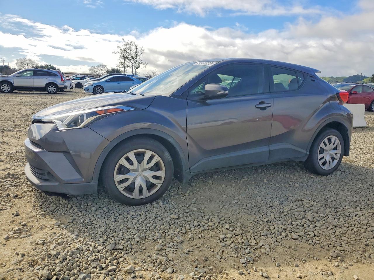 2019 Toyota C-Hr Le - zdjęcie główne