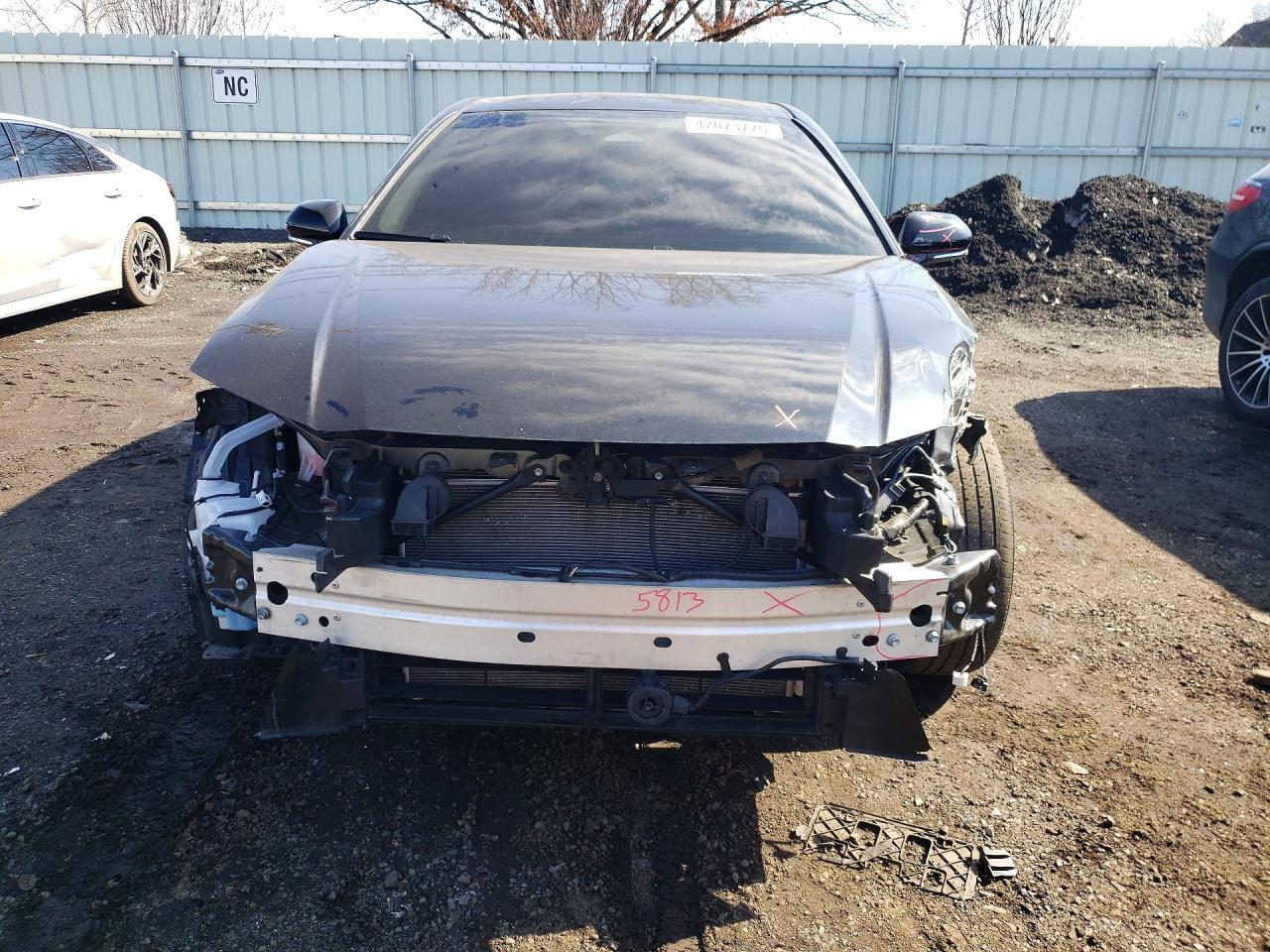 2025 Toyota Camry Le - zdjęcie 5