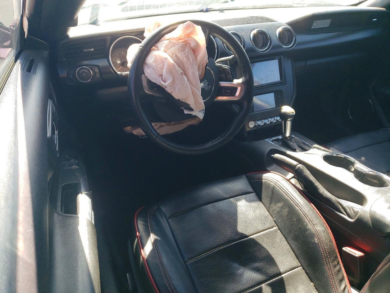 2015 Ford Mustang - zdjęcie 8