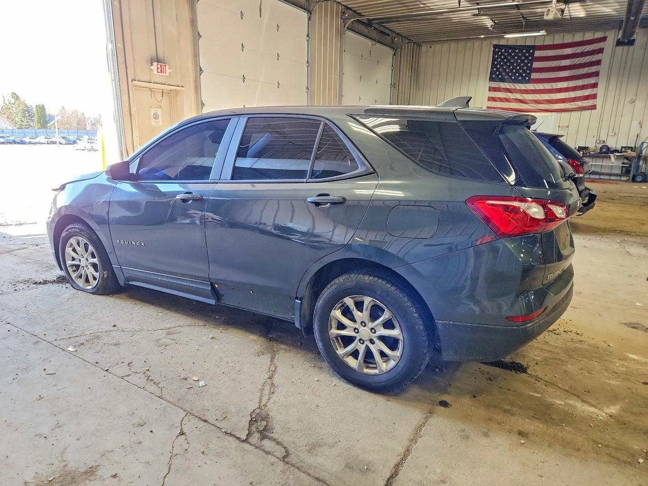 2020 Chevrolet Equinox Ls - zdjęcie 2
