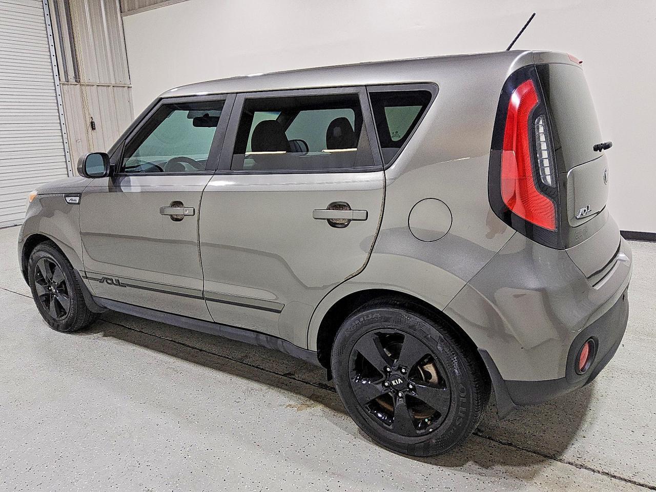 2018 Kia Soul Base - zdjęcie 2