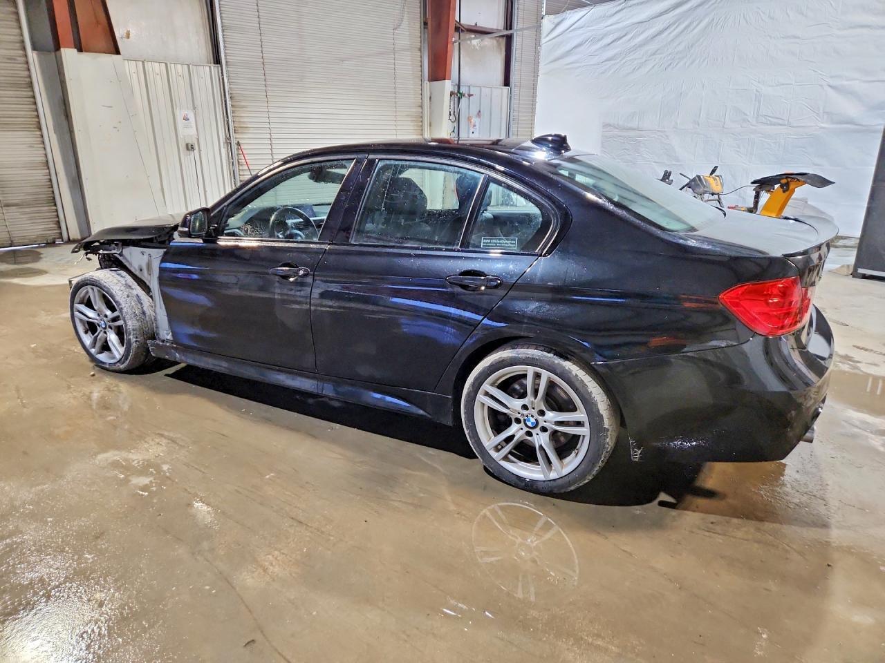 2014 BMW 335 Xi - zdjęcie 2