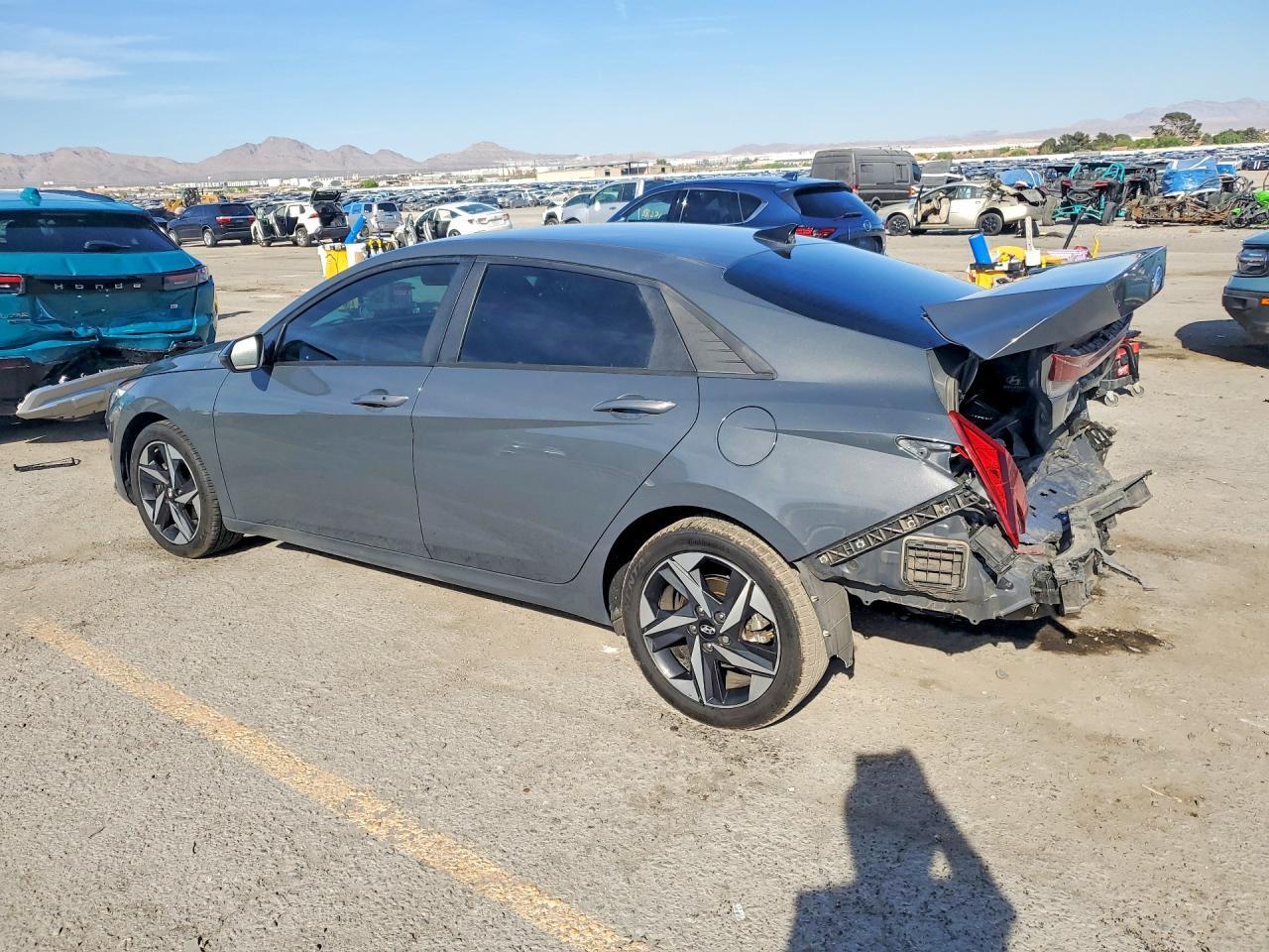 2023 Hyundai Elantra Sel - zdjęcie 2