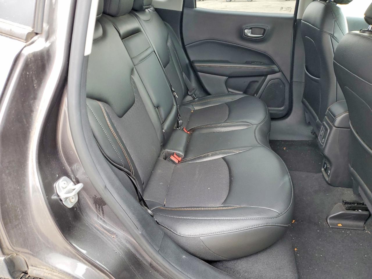 2019 Jeep Compass Latitude - zdjęcie 11