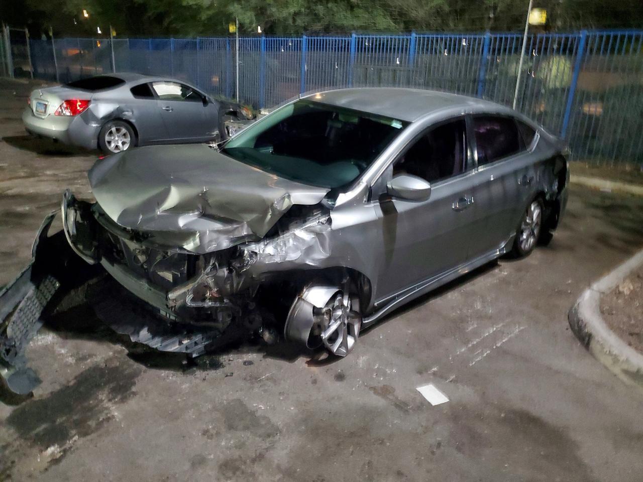 2014 Nissan Sentra Sr - zdjęcie główne