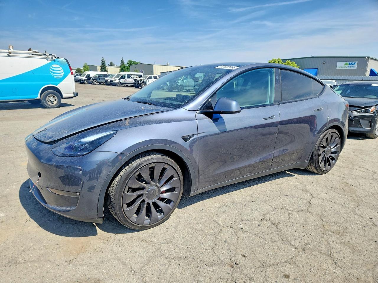 2023 Tesla Model Y - zdjęcie główne