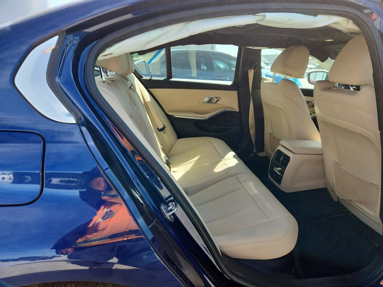 2020 BMW 330I - zdjęcie 10