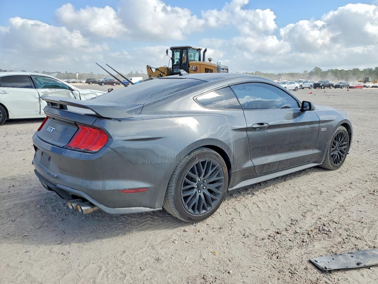 2020 Ford Mustang Gt - zdjęcie 3