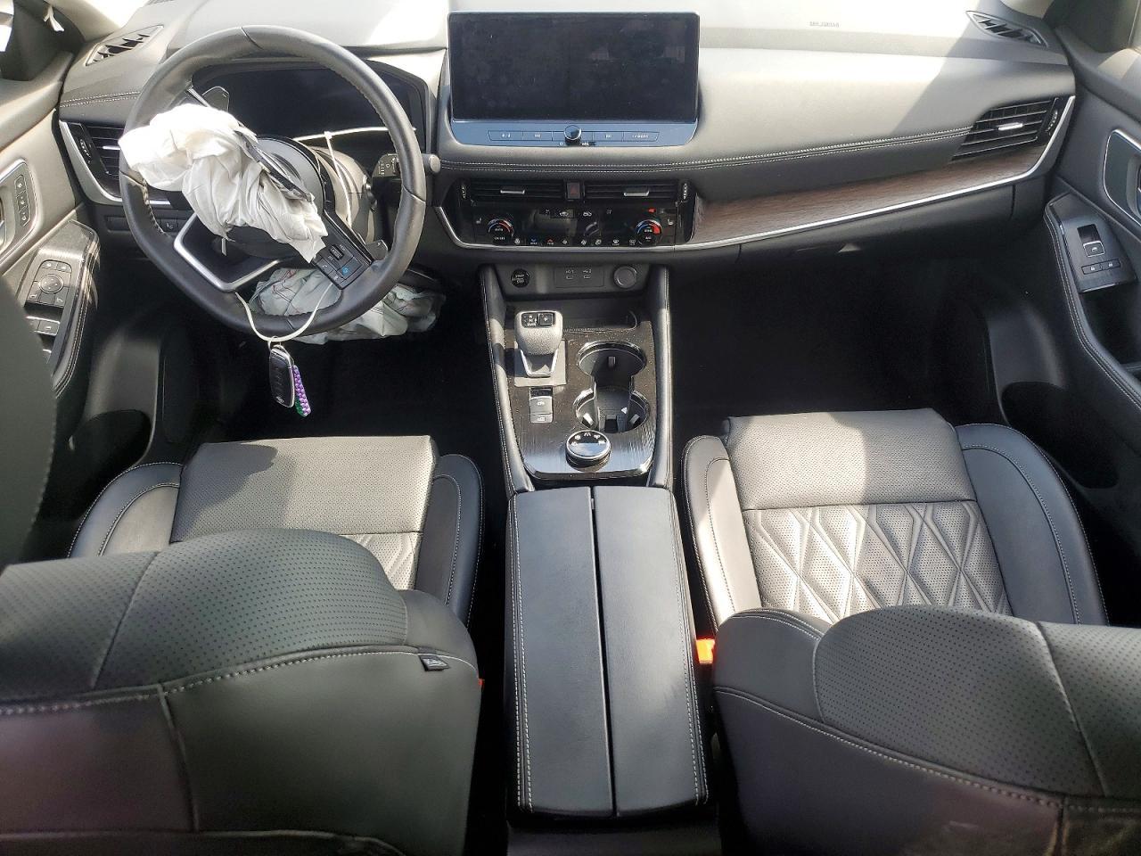 2024 Nissan Rogue Platinum - zdjęcie 8