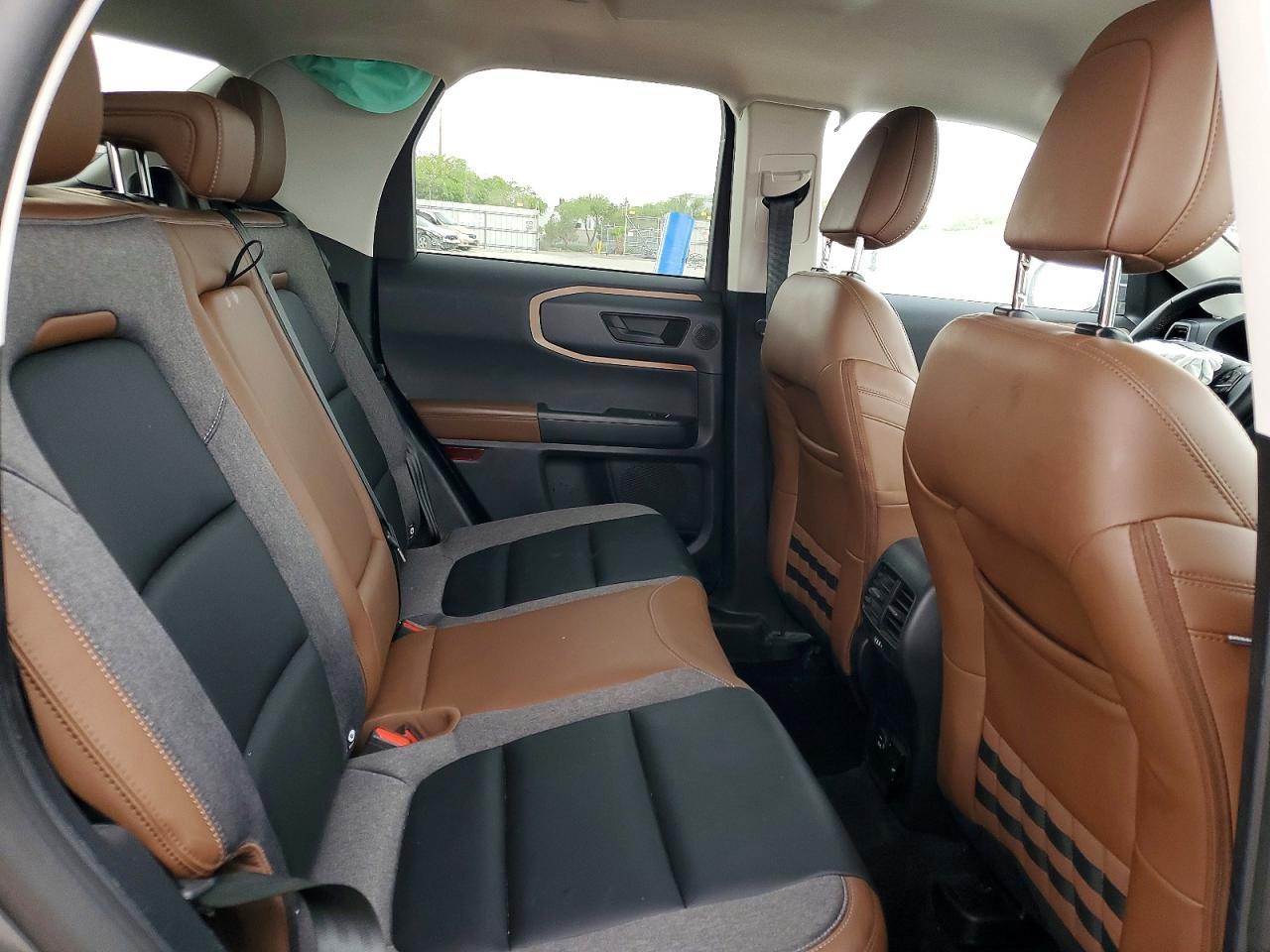 2024 Ford Bronco Sport Outer Banks - zdjęcie 11