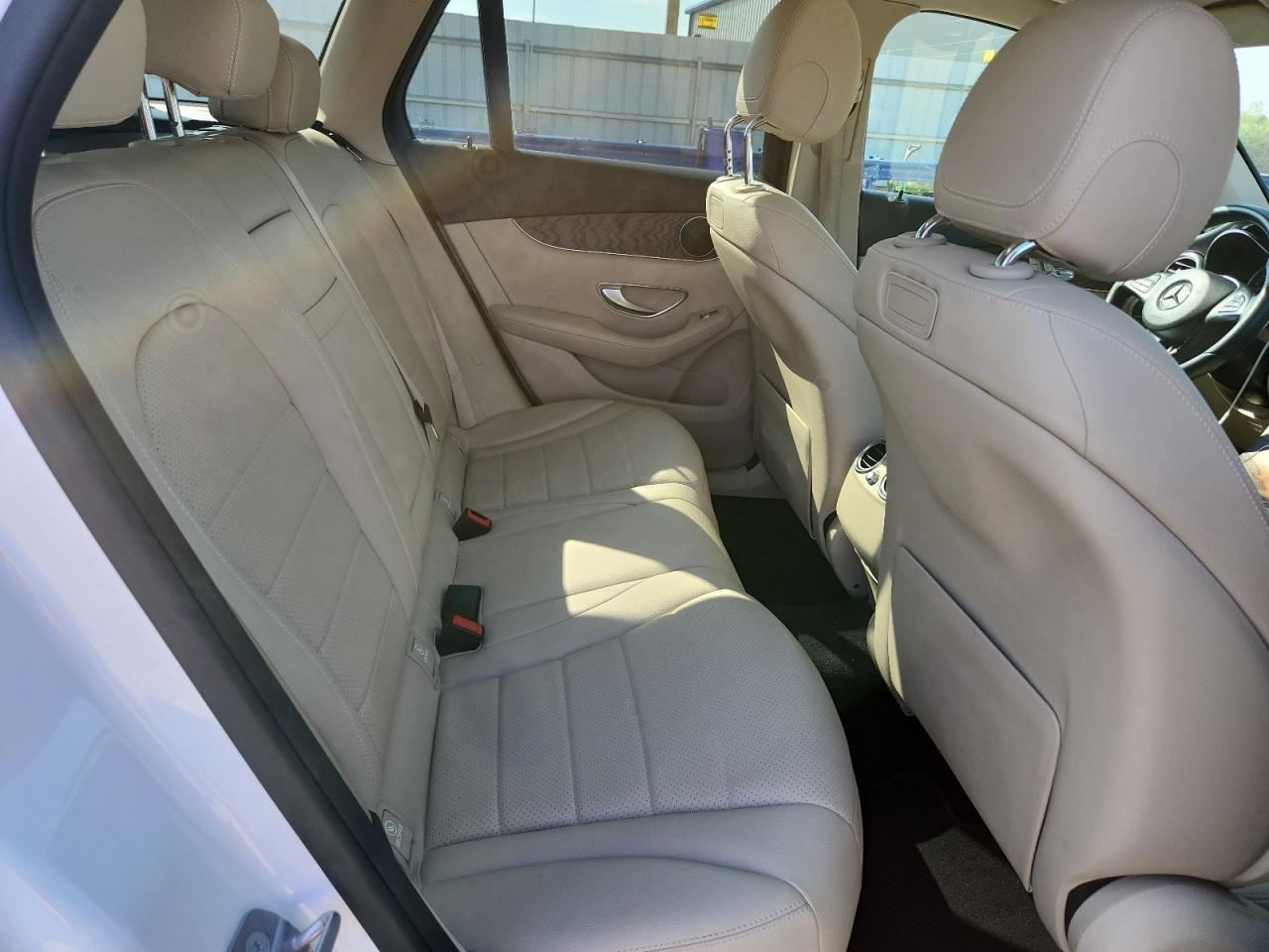 2019 Mercedes-Benz Glc 300 - zdjęcie 11