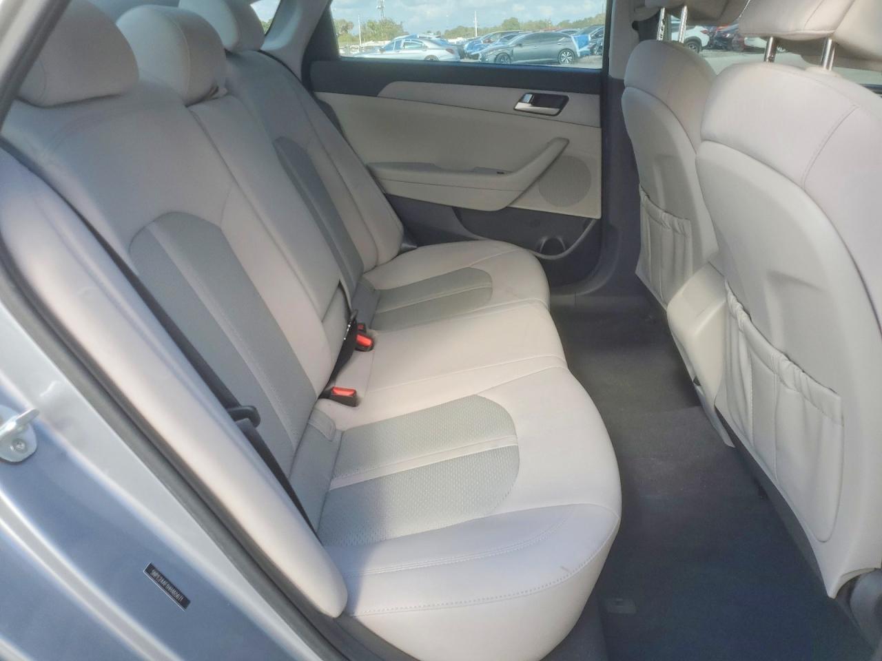 2017 Hyundai Sonata Base - zdjęcie 10