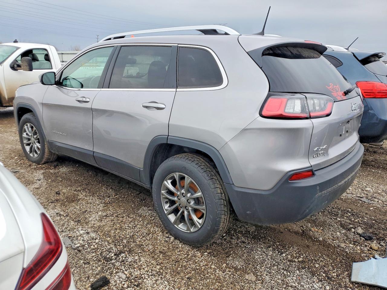 2019 Jeep Cherokee Latitude Plus - zdjęcie 2