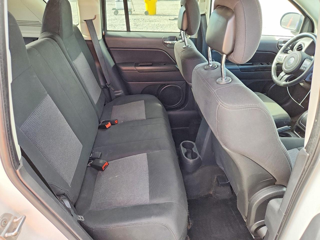 2013 Jeep Compass Latitude - zdjęcie 11