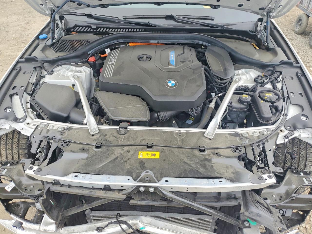 2022 BMW 530E - zdjęcie 11