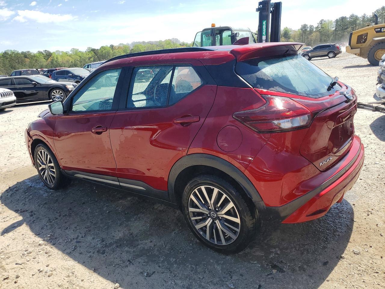 2021 Nissan Kicks Sr - zdjęcie 2