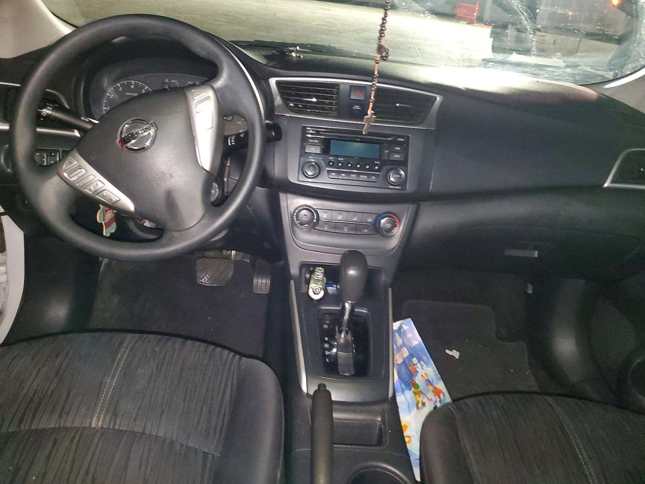 2017 Nissan Sentra S - zdjęcie 8