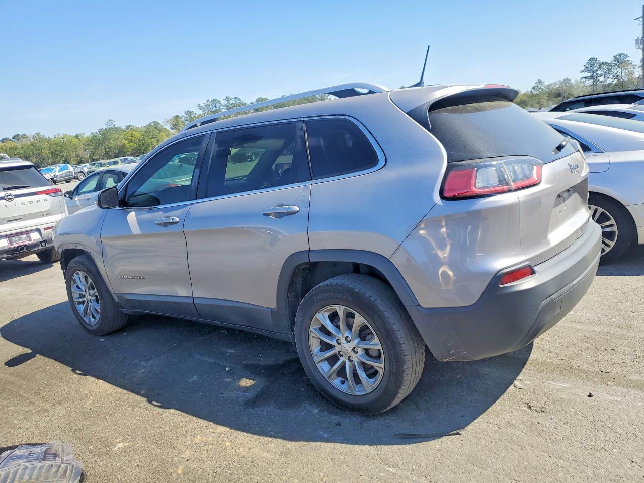 2019 Jeep Cherokee Latitude - zdjęcie 2