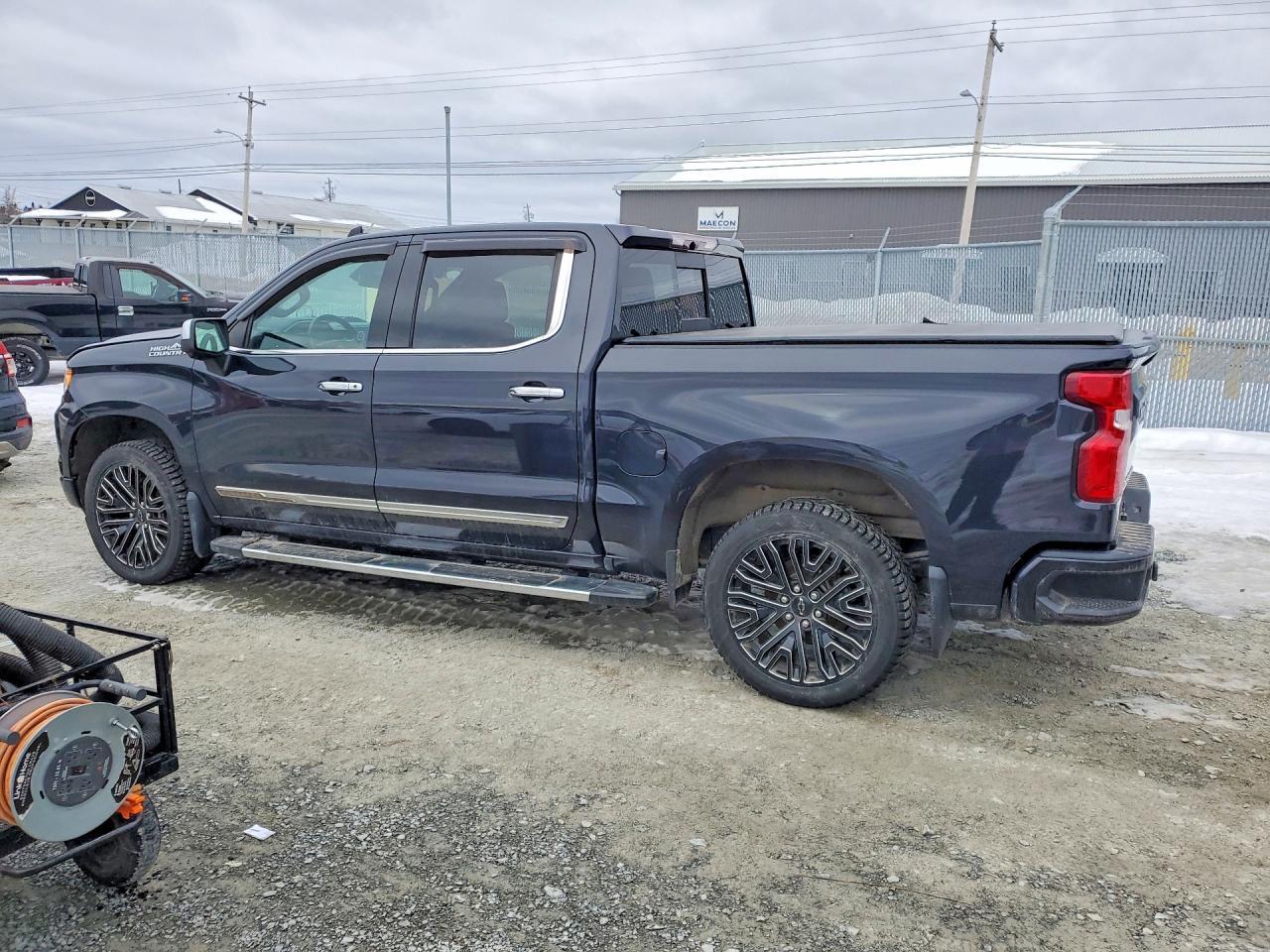 2022 Chevrolet Silverado K1500 High Country - zdjęcie 2