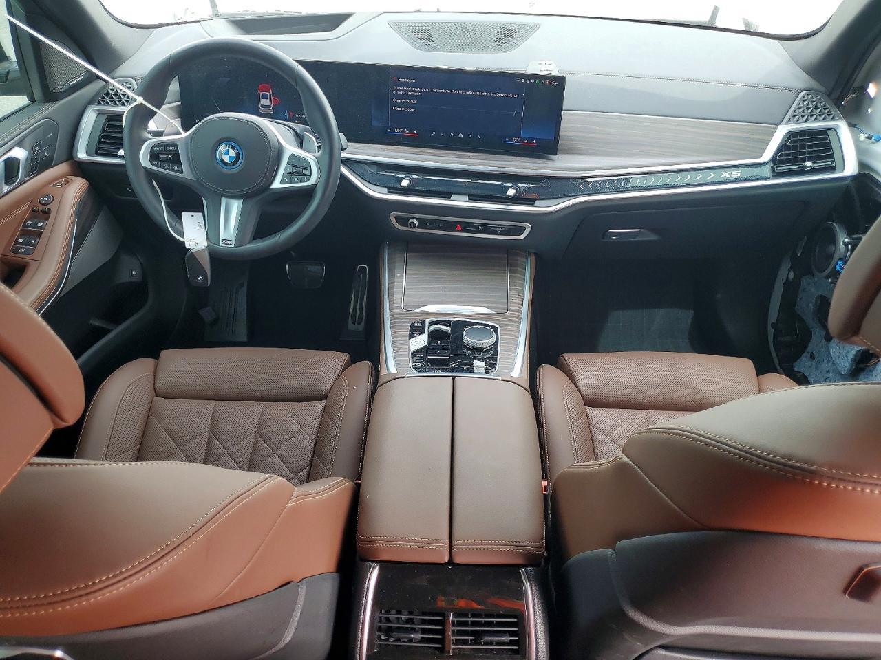 2025 BMW X5 xDrive50E - zdjęcie 8