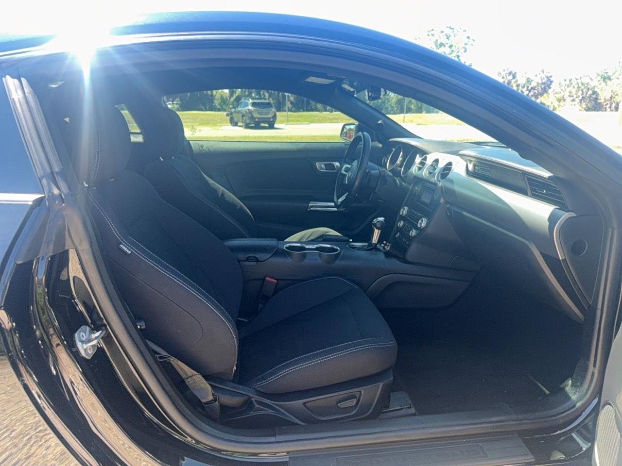 2020 Ford Mustang Gt - zdjęcie 5