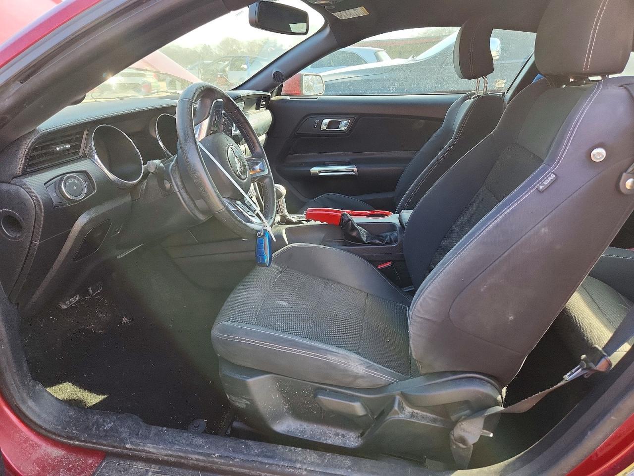 2016 Ford Mustang - zdjęcie 7
