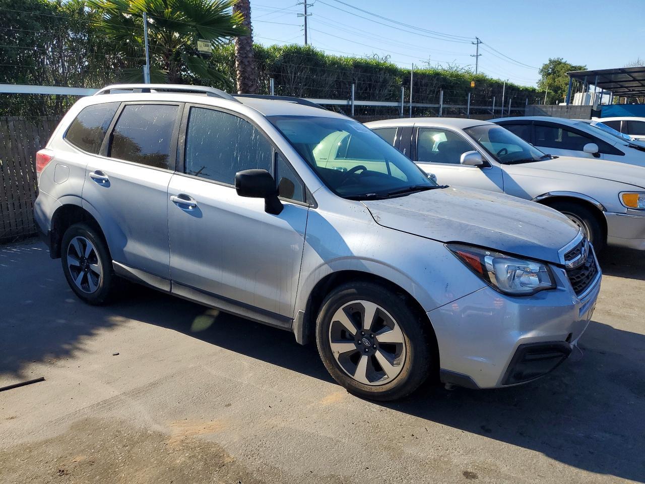 2017 Subaru Forester 2.5I - zdjęcie 4