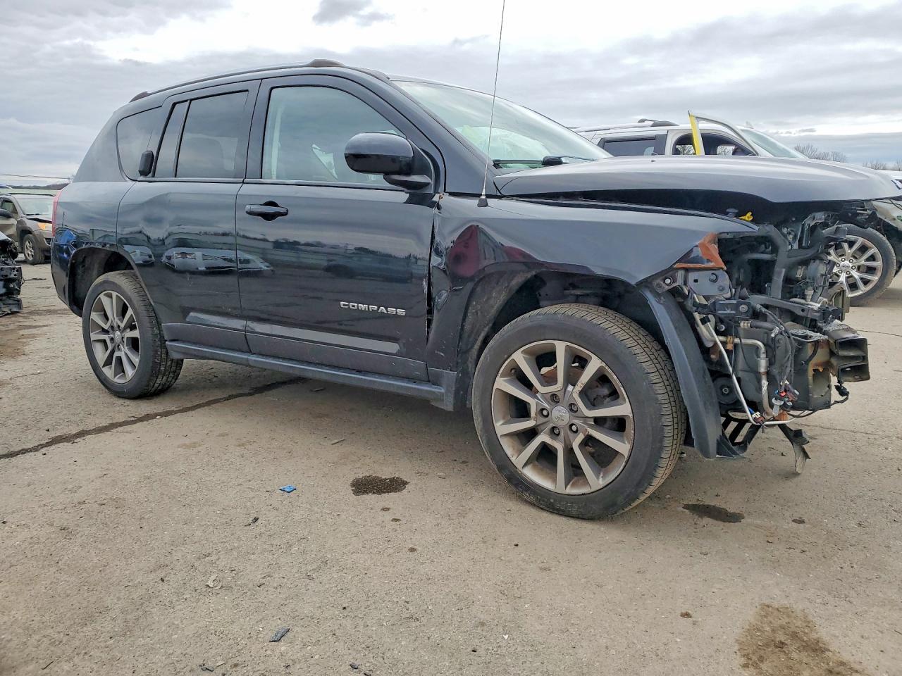 2016 Jeep Compass Latitude - zdjęcie 4