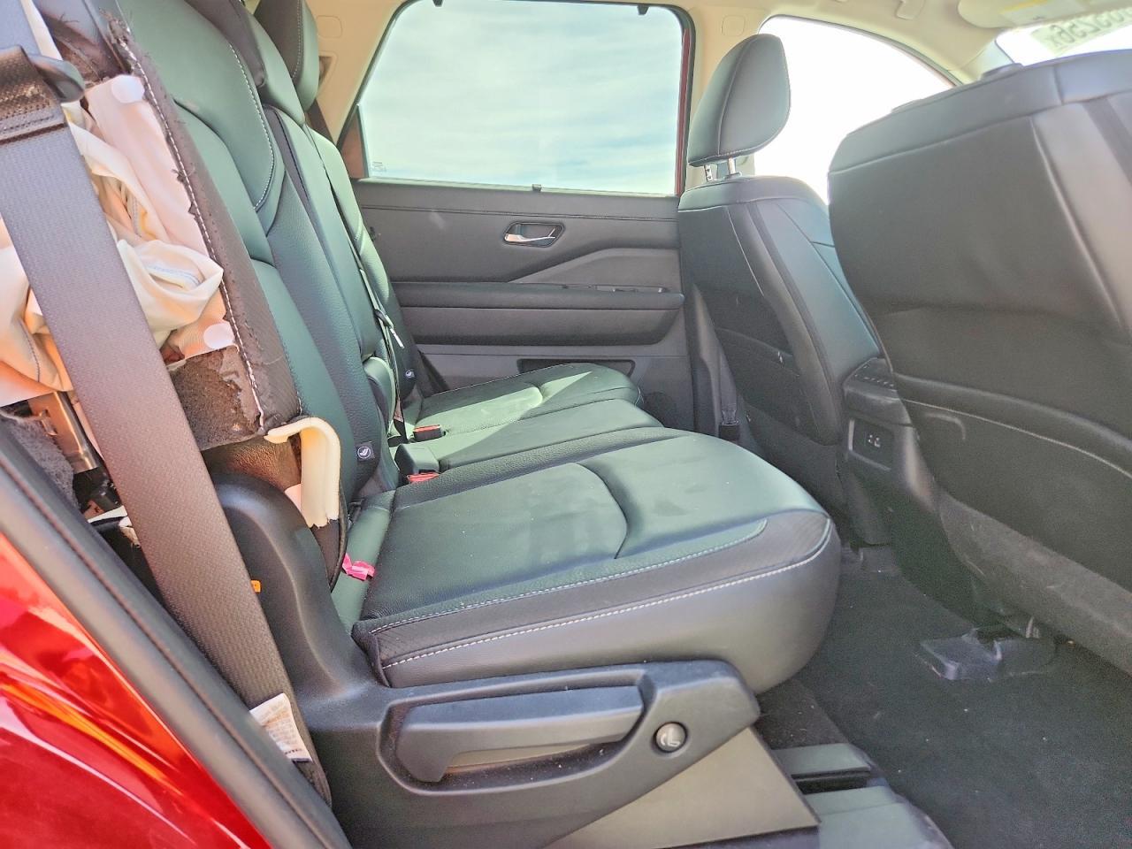 2023 Nissan Pathfinder Sl - zdjęcie 11