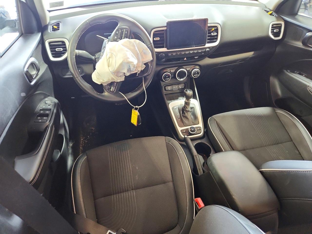 2024 Hyundai Venue Limited - zdjęcie 8