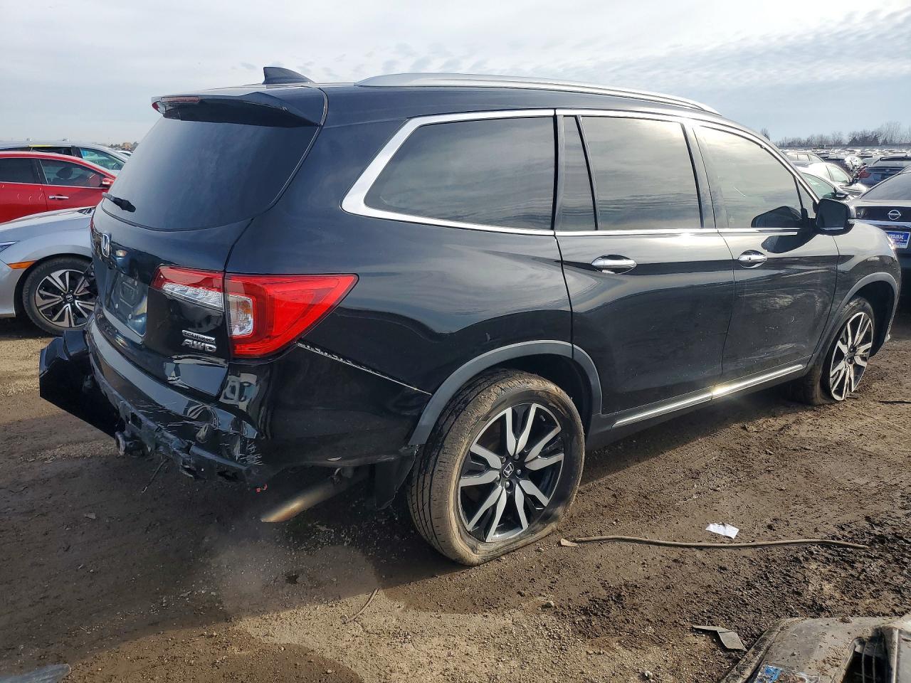 2021 Honda Pilot Touring - zdjęcie 3